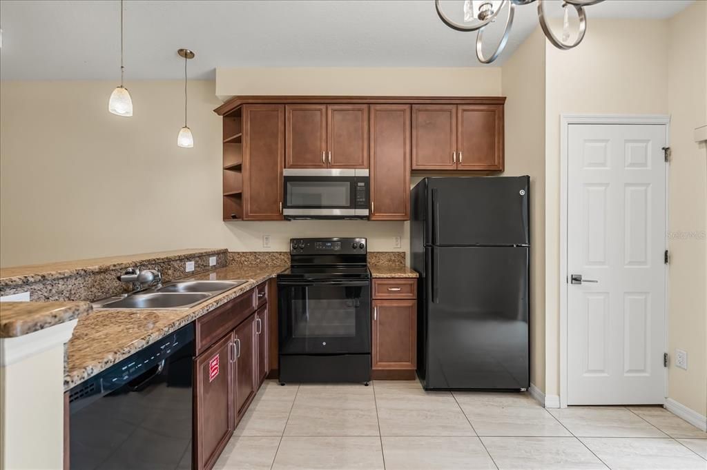 В аренду: $2,900 (5 спален, 3 ванн, 1584 Квадратных фут)