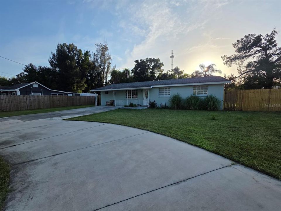 En Venta: $319,900 (4 camas, 1 baños, 1088 Pies cuadrados)