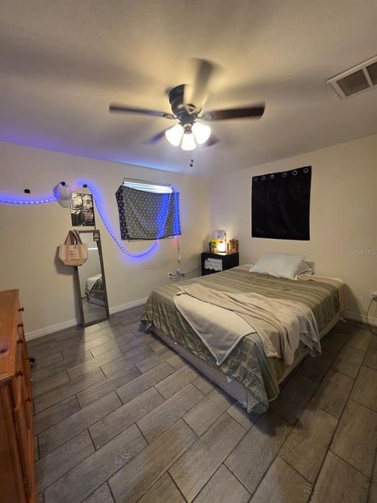 En Venta: $319,900 (4 camas, 1 baños, 1088 Pies cuadrados)