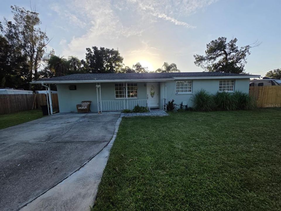 En Venta: $319,900 (4 camas, 1 baños, 1088 Pies cuadrados)