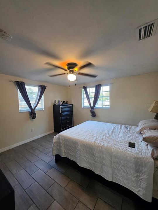 En Venta: $319,900 (4 camas, 1 baños, 1088 Pies cuadrados)