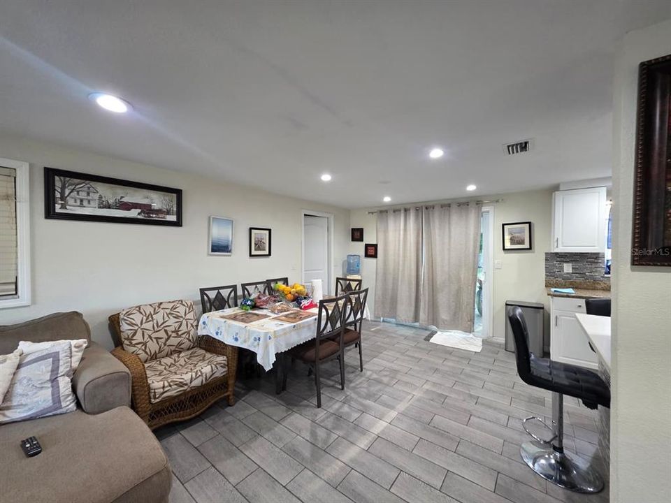 En Venta: $319,900 (4 camas, 1 baños, 1088 Pies cuadrados)