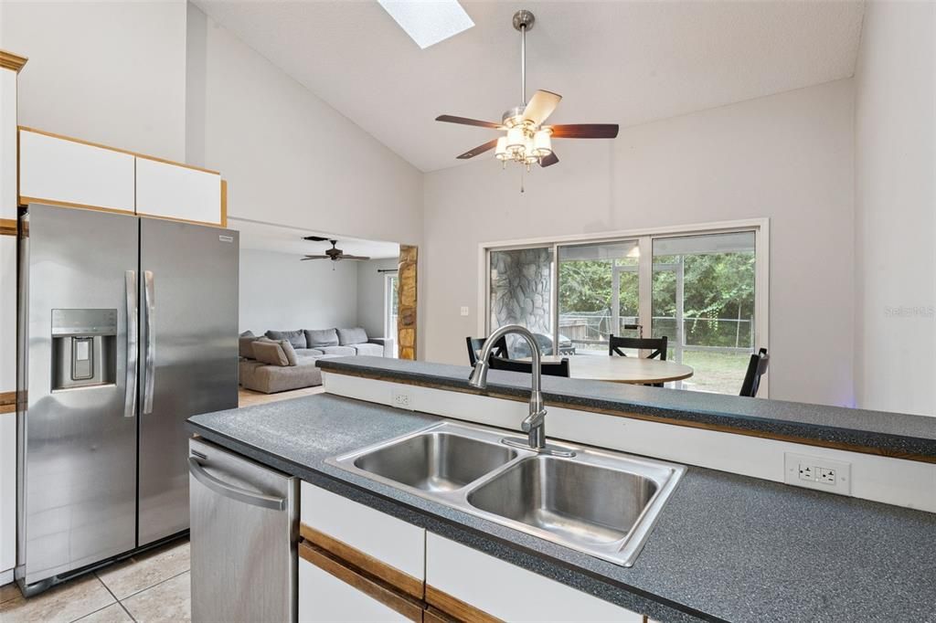 For Sale: $449,500 (3 beds, 2 baths, 1840 Square Feet)