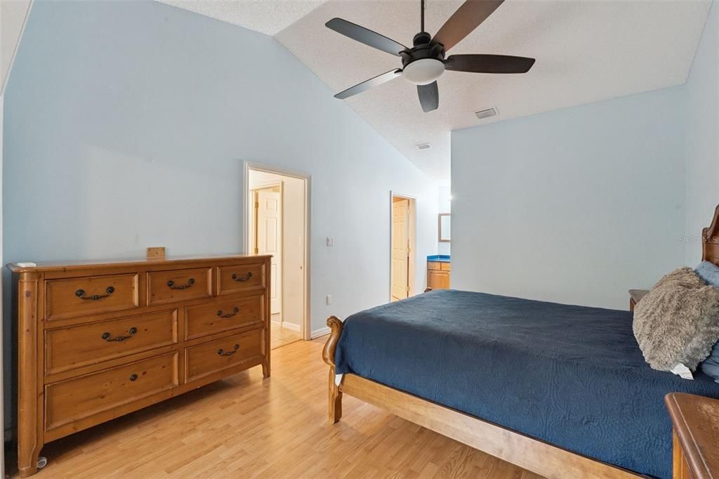 For Sale: $449,500 (3 beds, 2 baths, 1840 Square Feet)