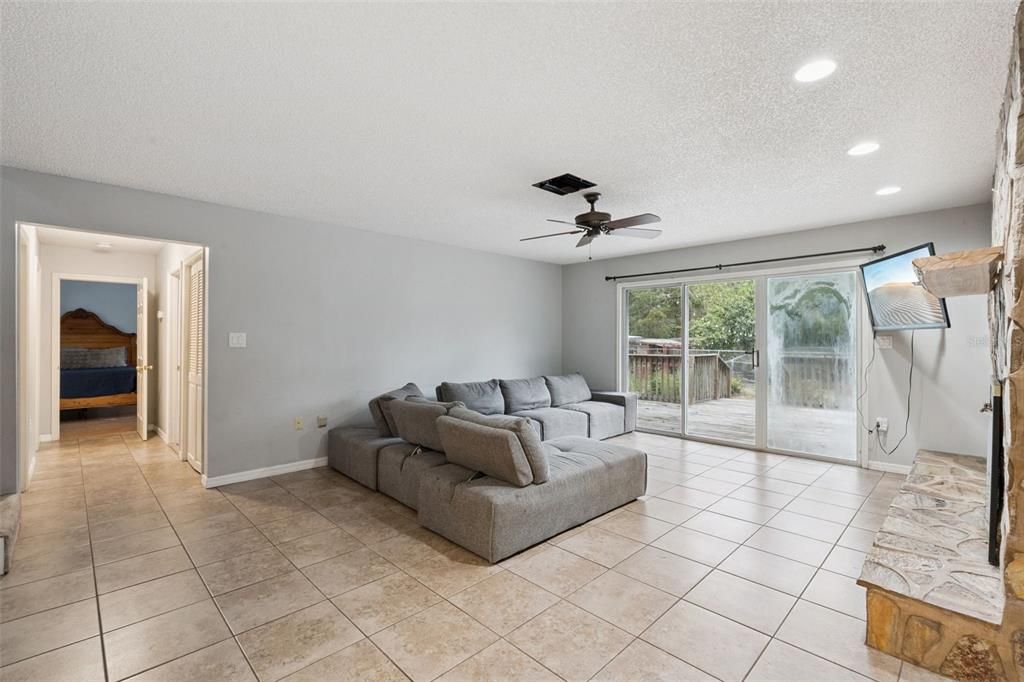 For Sale: $449,500 (3 beds, 2 baths, 1840 Square Feet)