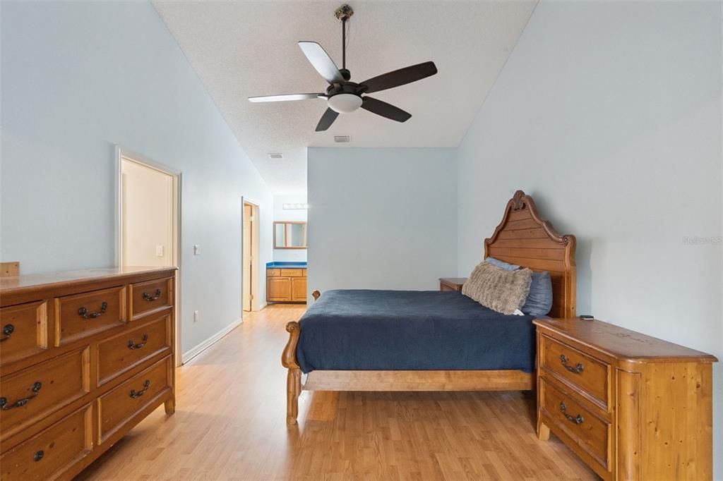 For Sale: $449,500 (3 beds, 2 baths, 1840 Square Feet)