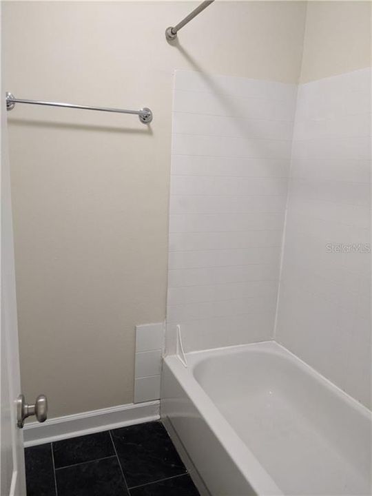 For Rent: $1,400 (1 beds, 1 baths, 830 Square Feet)