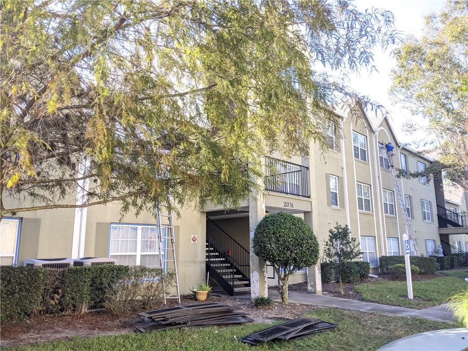 For Rent: $1,400 (1 beds, 1 baths, 830 Square Feet)