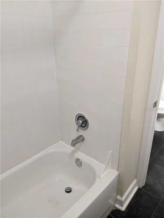 For Rent: $1,400 (1 beds, 1 baths, 830 Square Feet)