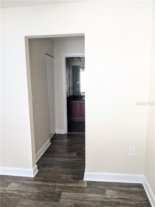 For Rent: $1,400 (1 beds, 1 baths, 830 Square Feet)