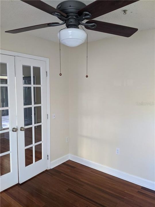 For Rent: $1,400 (1 beds, 1 baths, 830 Square Feet)