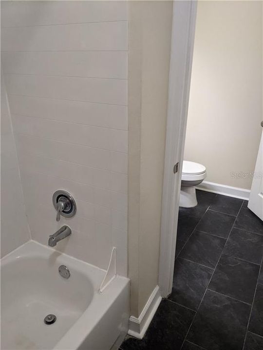 For Rent: $1,400 (1 beds, 1 baths, 830 Square Feet)