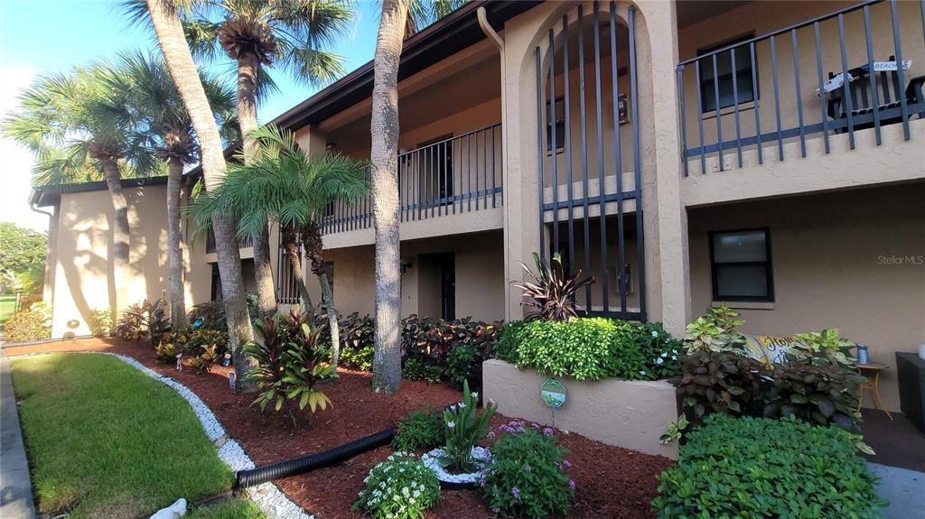 En Venta: $134,900 (2 camas, 2 baños, 898 Pies cuadrados)