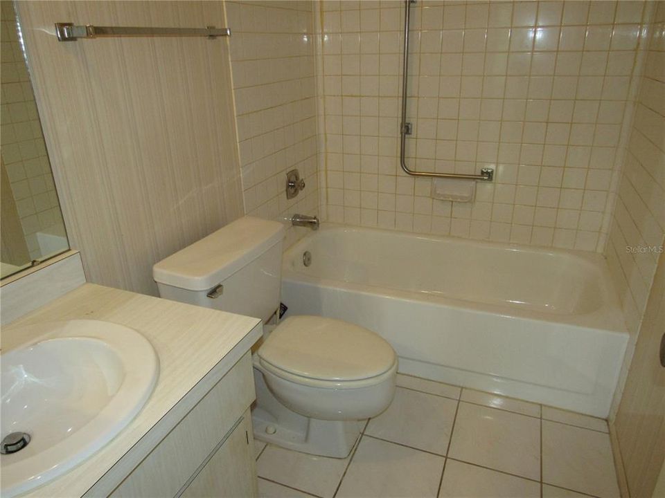 En Venta: $134,900 (2 camas, 2 baños, 898 Pies cuadrados)