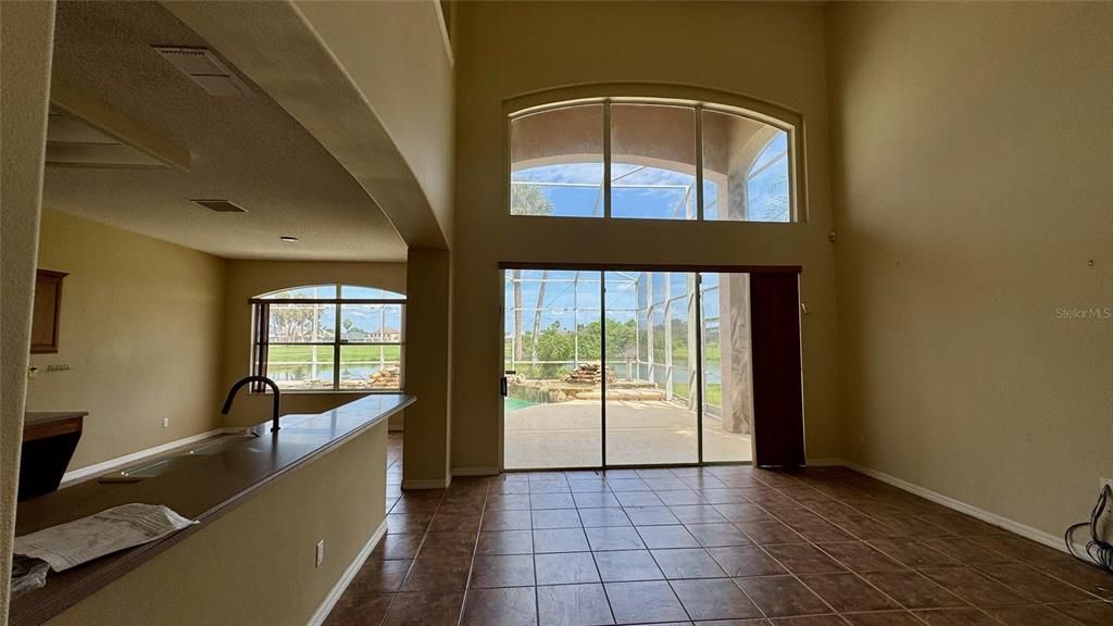 En Venta: $439,000 (4 camas, 2 baños, 3363 Pies cuadrados)