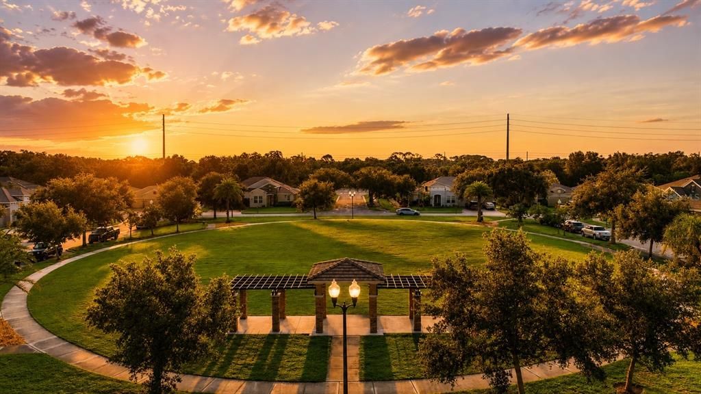 Active With Contract: $574,000 (4 beds, 3 baths, 2776 Square Feet)