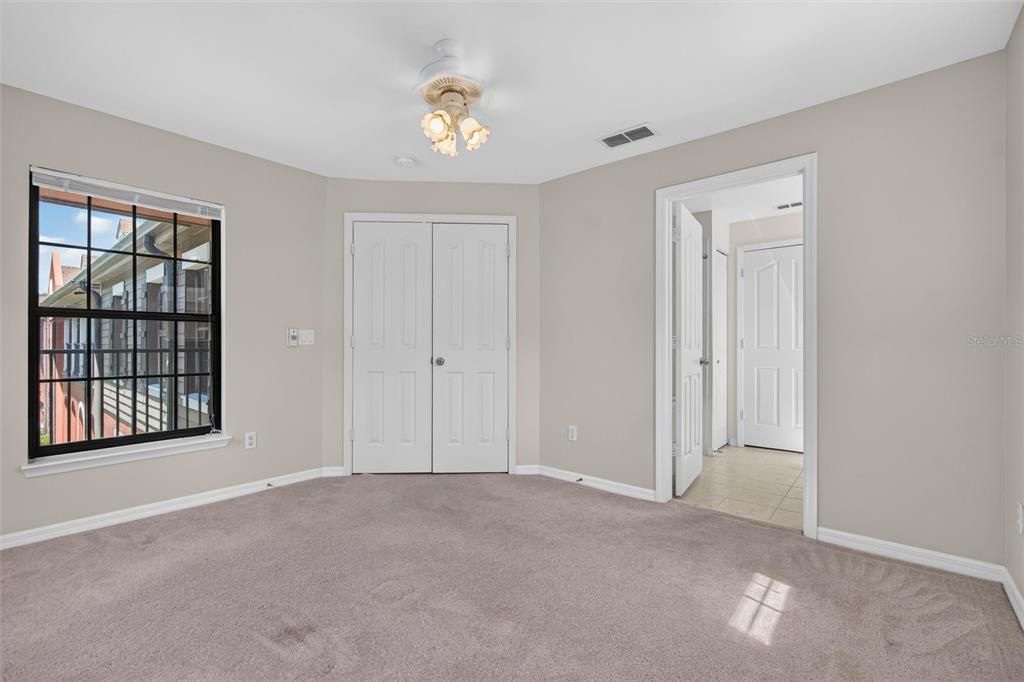 For Sale: $335,000 (2 beds, 2 baths, 1356 Square Feet)