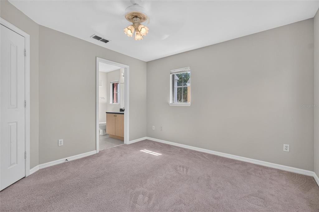 For Sale: $335,000 (2 beds, 2 baths, 1356 Square Feet)
