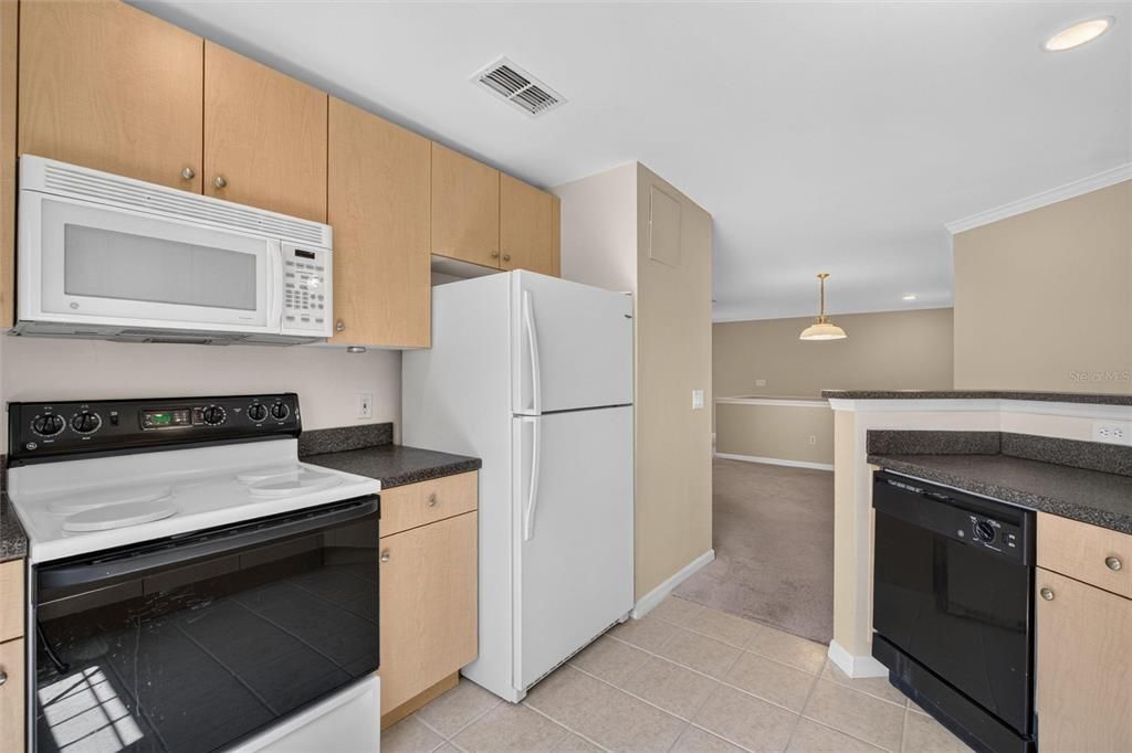 For Sale: $335,000 (2 beds, 2 baths, 1356 Square Feet)