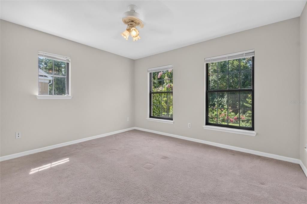 For Sale: $335,000 (2 beds, 2 baths, 1356 Square Feet)
