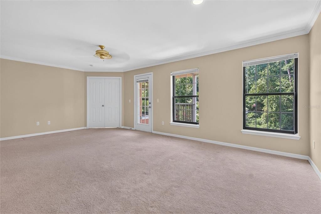 For Sale: $335,000 (2 beds, 2 baths, 1356 Square Feet)