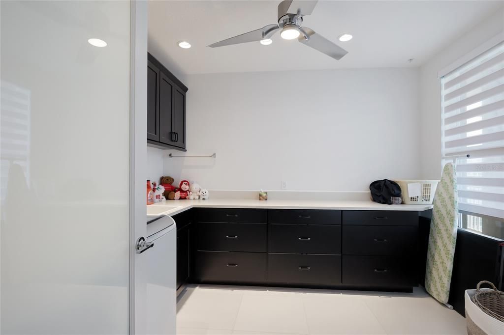 For Sale: $1,150,000 (3 beds, 2 baths, 2306 Square Feet)