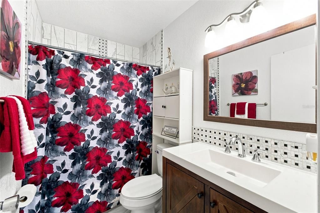 For Sale: $285,000 (2 beds, 2 baths, 1036 Square Feet)
