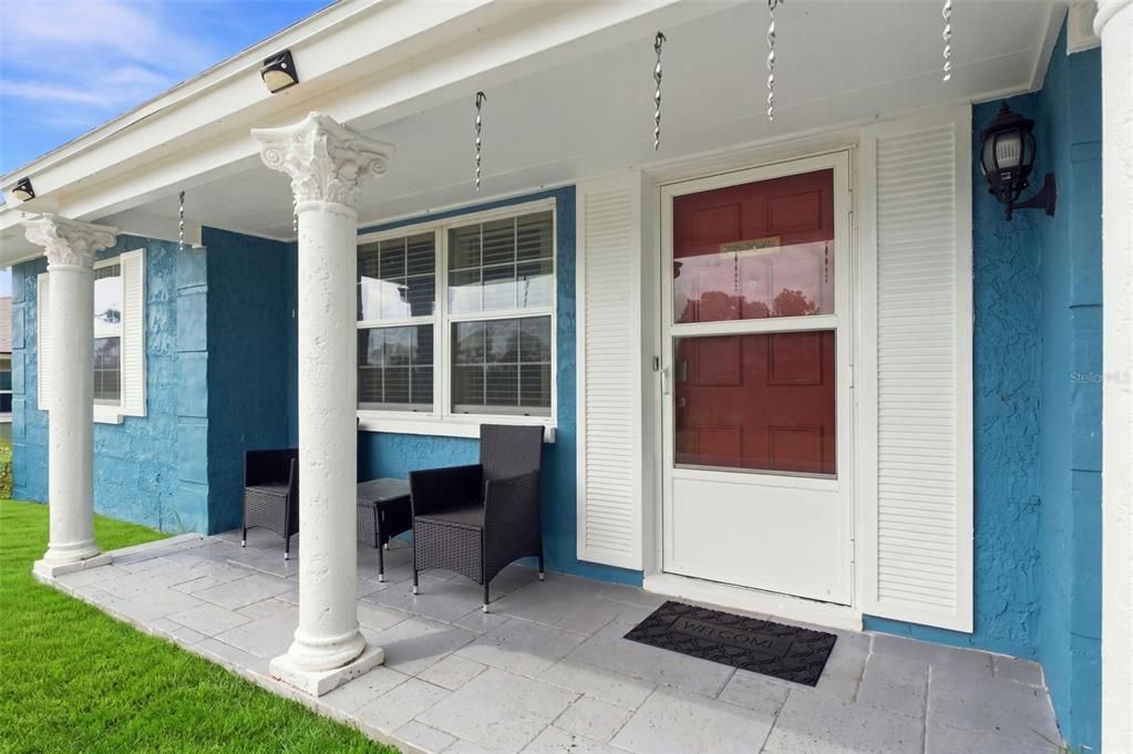 For Sale: $285,000 (2 beds, 2 baths, 1036 Square Feet)