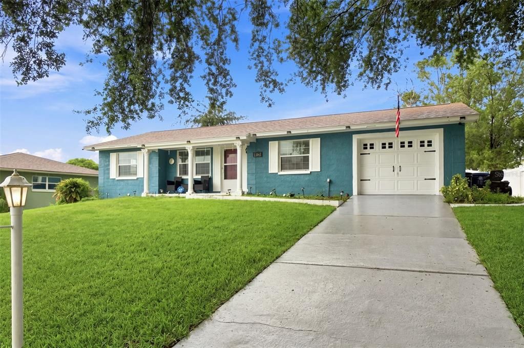 For Sale: $285,000 (2 beds, 2 baths, 1036 Square Feet)
