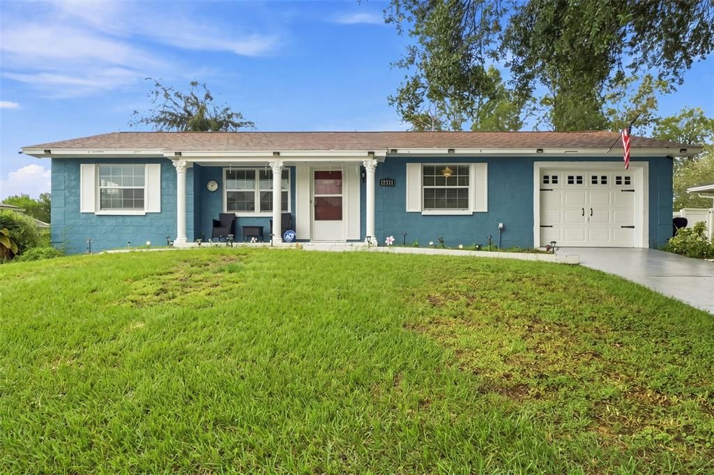 For Sale: $285,000 (2 beds, 2 baths, 1036 Square Feet)