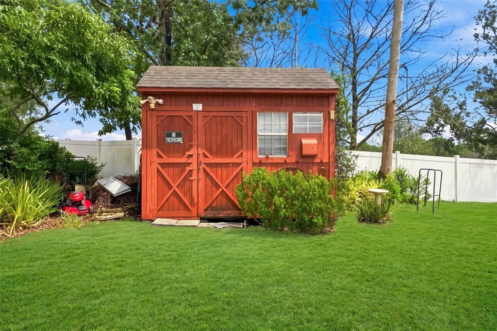 For Sale: $285,000 (2 beds, 2 baths, 1036 Square Feet)