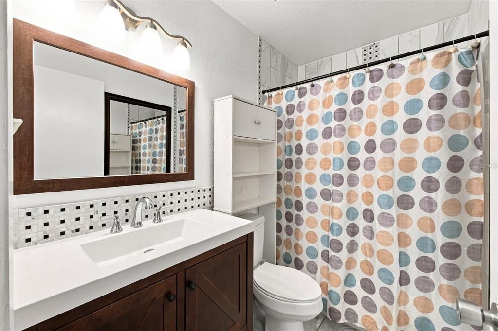 For Sale: $285,000 (2 beds, 2 baths, 1036 Square Feet)