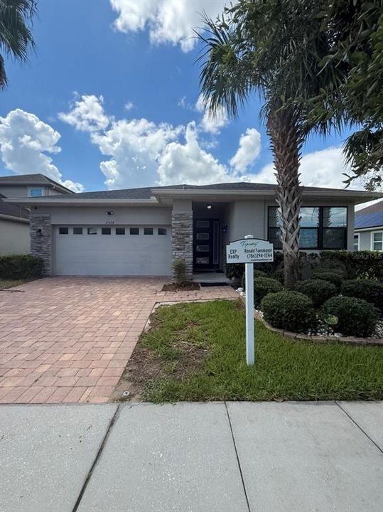 For Rent: $3,150 (4 beds, 2 baths, 2170 Square Feet)