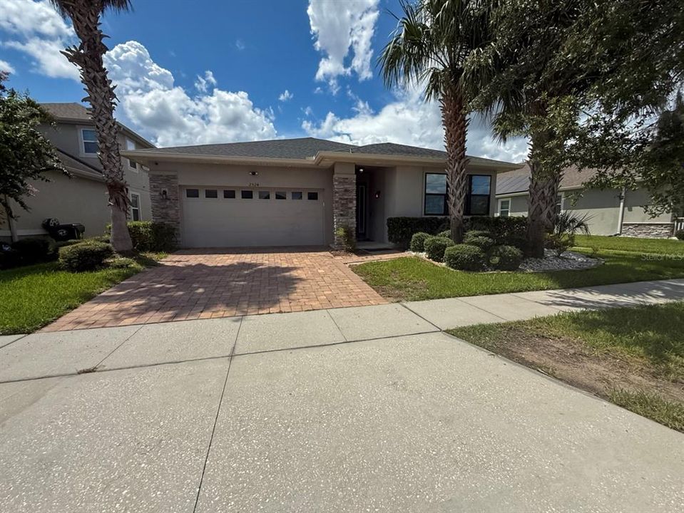 For Rent: $3,150 (4 beds, 2 baths, 2170 Square Feet)