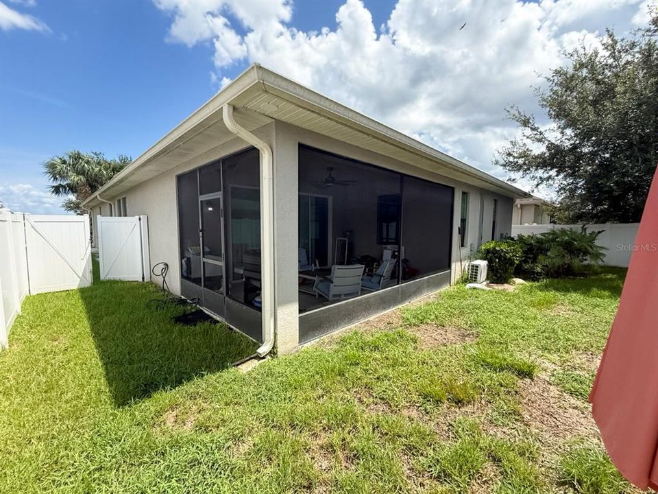 For Rent: $3,150 (4 beds, 2 baths, 2170 Square Feet)