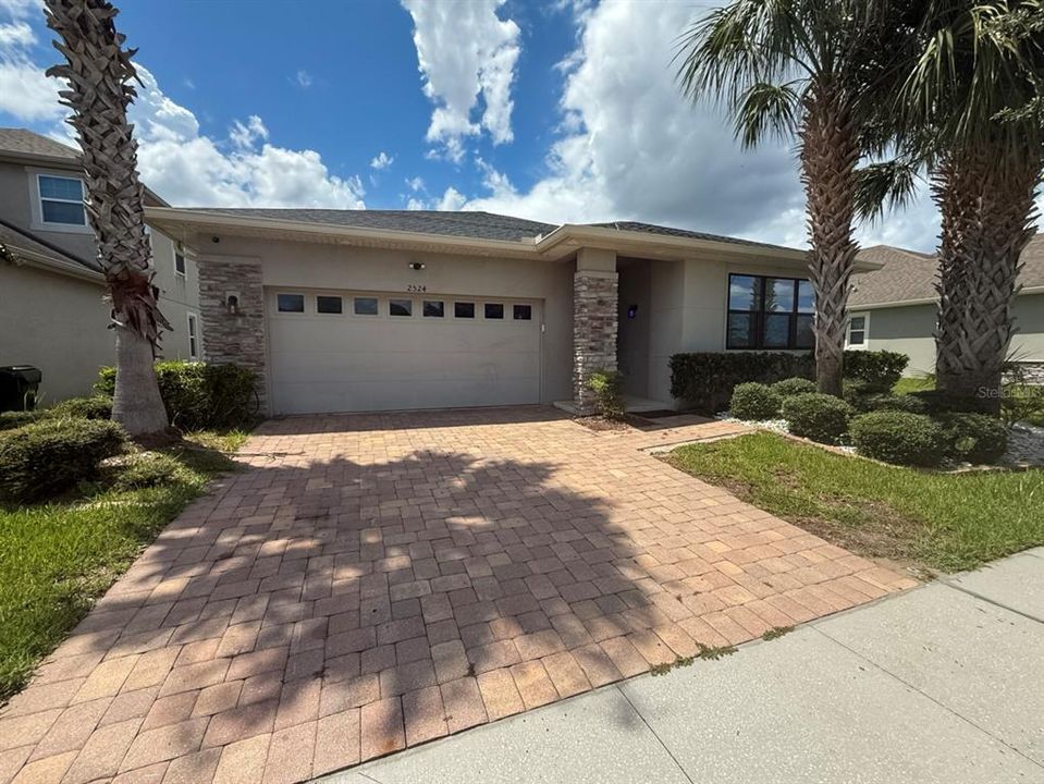 For Rent: $3,150 (4 beds, 2 baths, 2170 Square Feet)