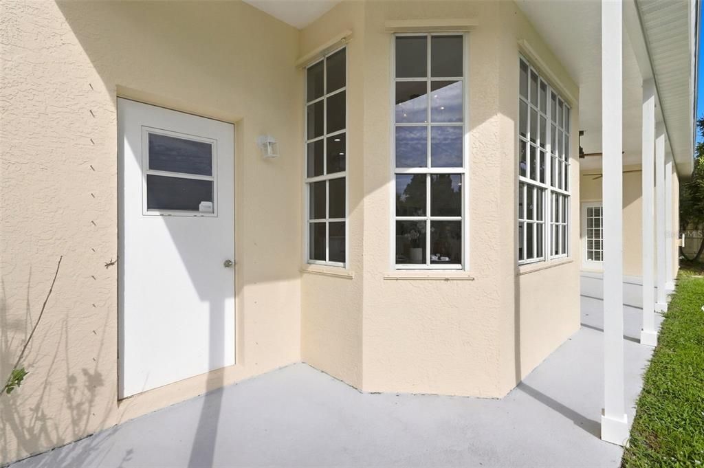 For Sale: $650,000 (5 beds, 3 baths, 3100 Square Feet)