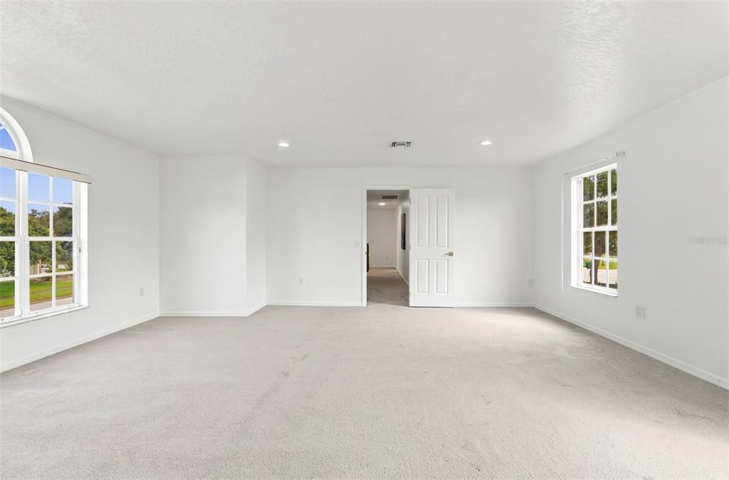 For Sale: $650,000 (5 beds, 3 baths, 3100 Square Feet)