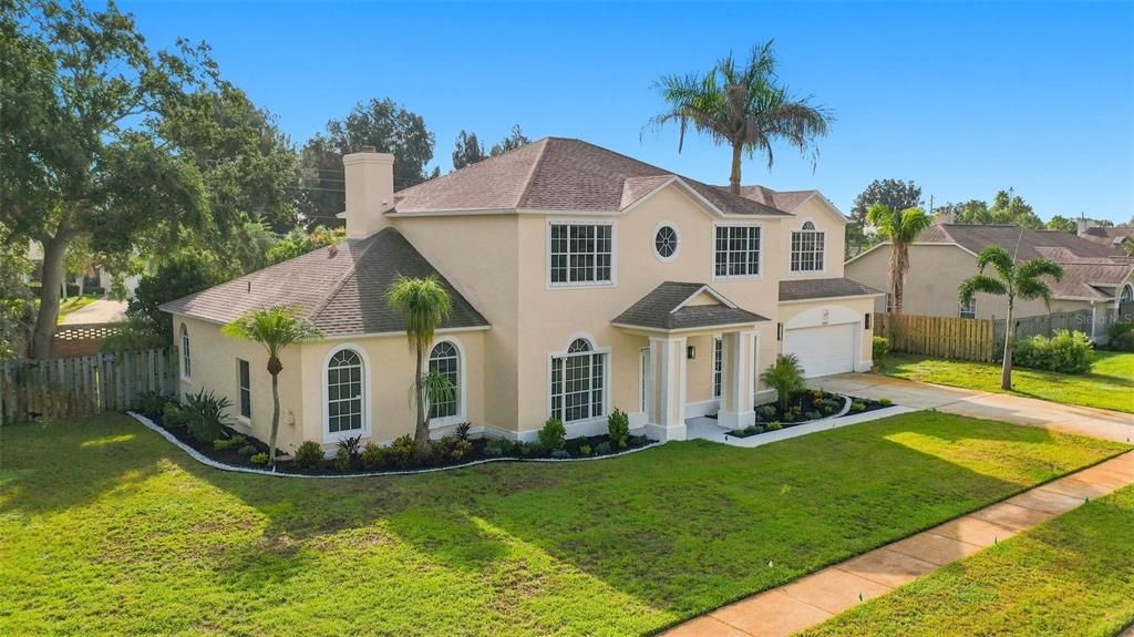For Sale: $650,000 (5 beds, 3 baths, 3100 Square Feet)