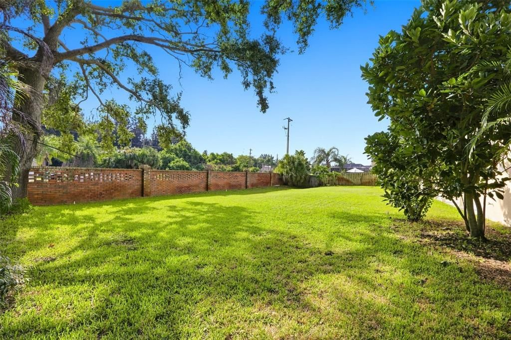 For Sale: $650,000 (5 beds, 3 baths, 3100 Square Feet)