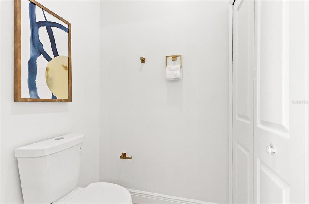For Sale: $650,000 (5 beds, 3 baths, 3100 Square Feet)