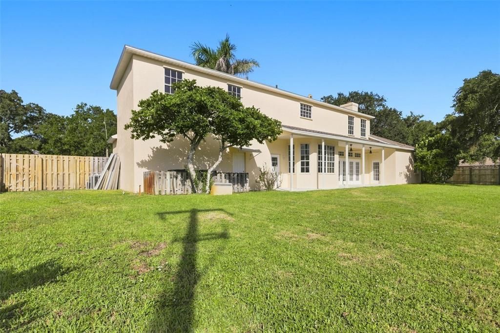 For Sale: $650,000 (5 beds, 3 baths, 3100 Square Feet)