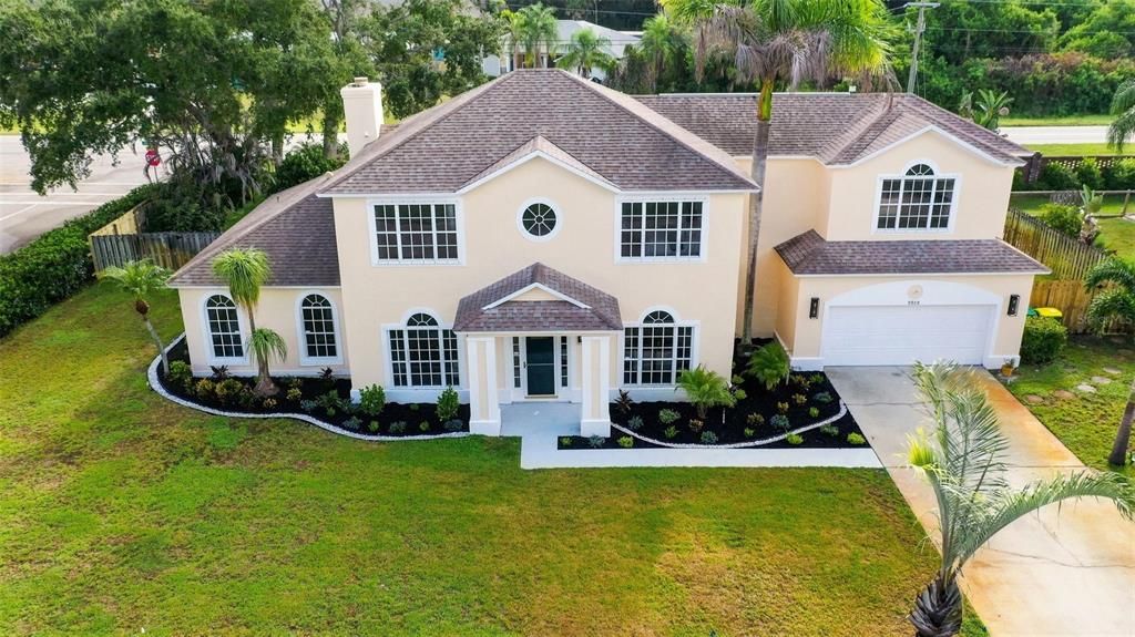 For Sale: $650,000 (5 beds, 3 baths, 3100 Square Feet)