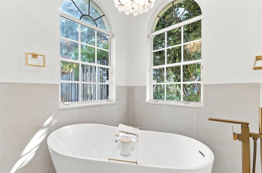 For Sale: $650,000 (5 beds, 3 baths, 3100 Square Feet)
