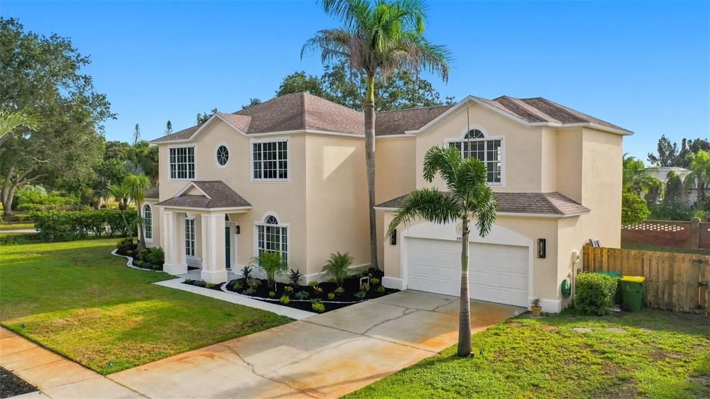 For Sale: $650,000 (5 beds, 3 baths, 3100 Square Feet)