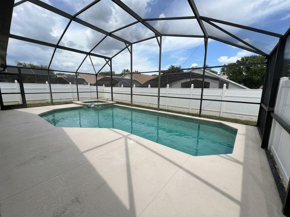 En Venta: $363,000 (4 camas, 3 baños, 1697 Pies cuadrados)