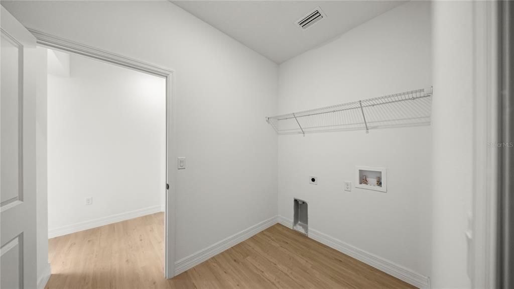 En Venta: $272,000 (4 camas, 2 baños, 1587 Pies cuadrados)