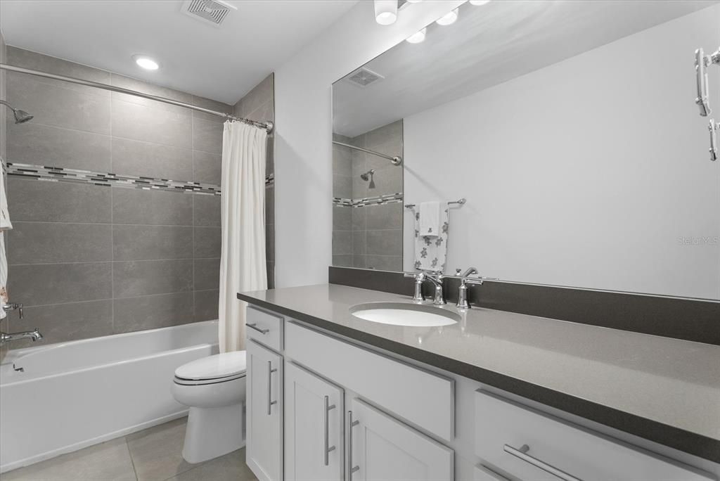 En Venta: $749,900 (4 camas, 3 baños, 2855 Pies cuadrados)