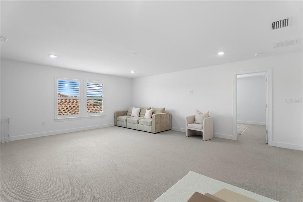 En Venta: $749,900 (4 camas, 3 baños, 2855 Pies cuadrados)