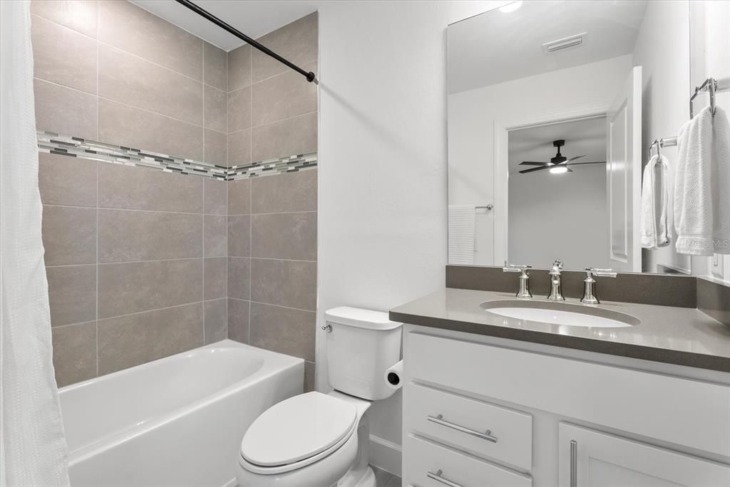 En Venta: $749,900 (4 camas, 3 baños, 2855 Pies cuadrados)